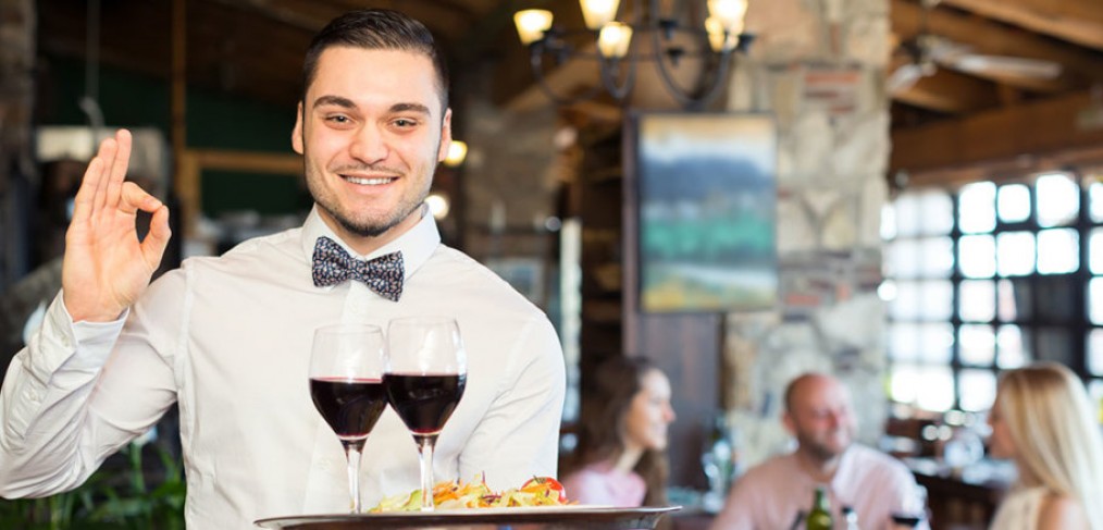 D/R & Bar Waiters/ess for Luxury 5+ star River Passengers Ships