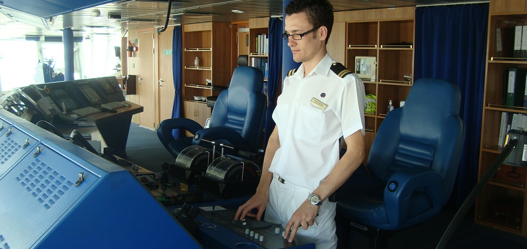 Second Officer for Luxury small Cruise ships on Rotation