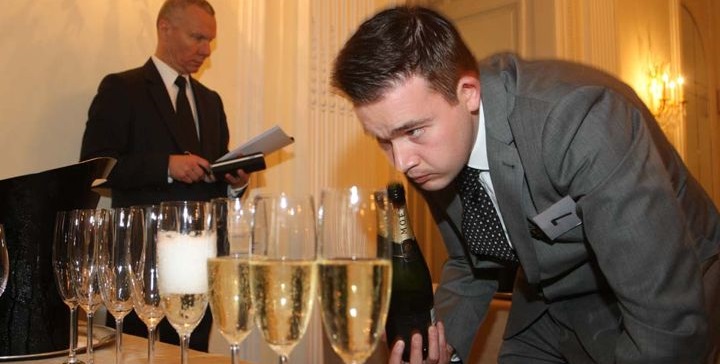 Head Service Waiters for Luxury Cruise ship on Rotation