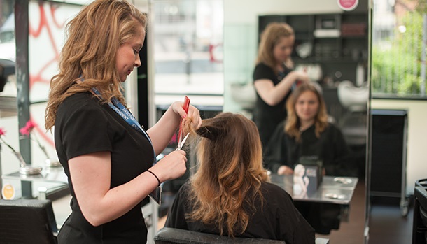 Hairdresser for Luxury River passenger ship