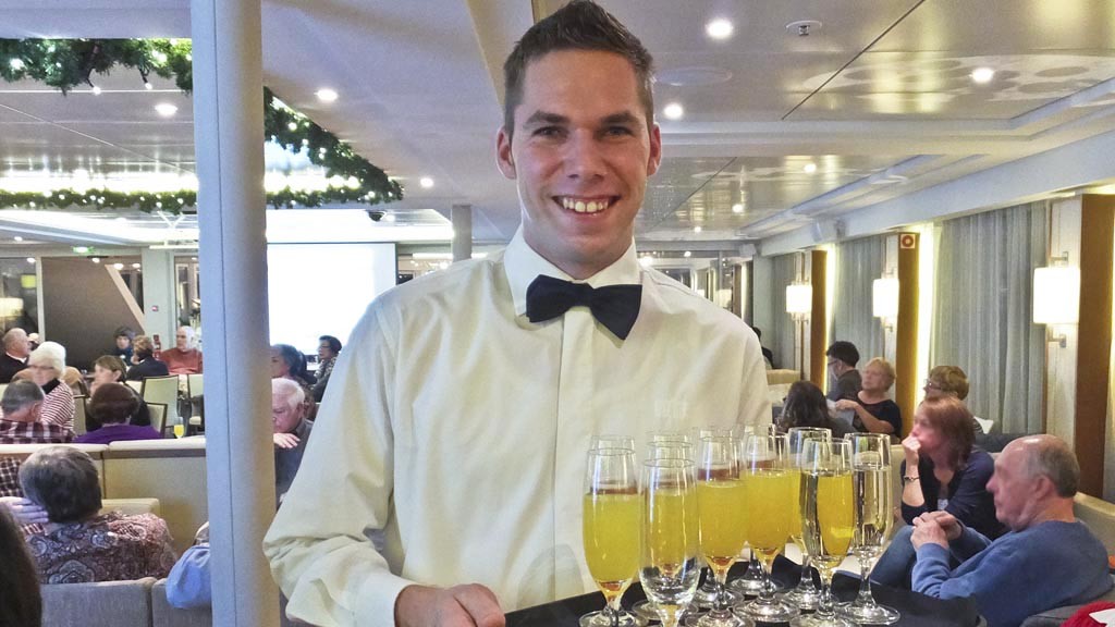 Chef de rang for work on Luxury Ocean going passenger ships