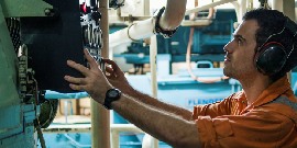 Кадет хладилен техник за компанията Carnival Cruise Line