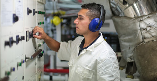 3rd Engineer for Luxury Charter Yacht - 88 m.