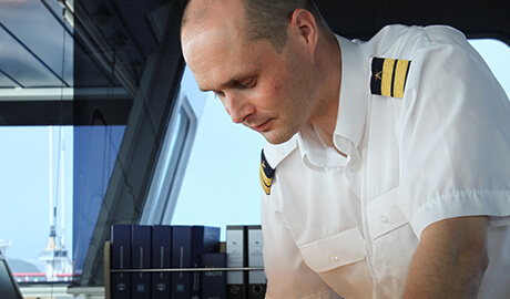 СПЕШНО - SECOND OFFICER ЗА РАБОТА НА ЛУКСОЗЕН МОРСКИ ПАСАЖЕРСКИ КОРАБИ СПЕШНО - SECOND OFFICER ЗА РАБОТА НА ЛУКСОЗЕН МОРСКИ ПАСАЖЕРСКИ КОРАБИ